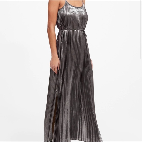 Banana Republic Dresses & Skirts - Banana Republic Accordion Maxi Dress